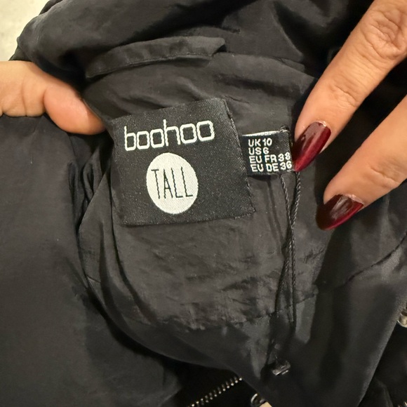 NWOT BOOHOO TALL OVERSIZED LONGLINE PUFFER
COAT - Picture 3 of 3